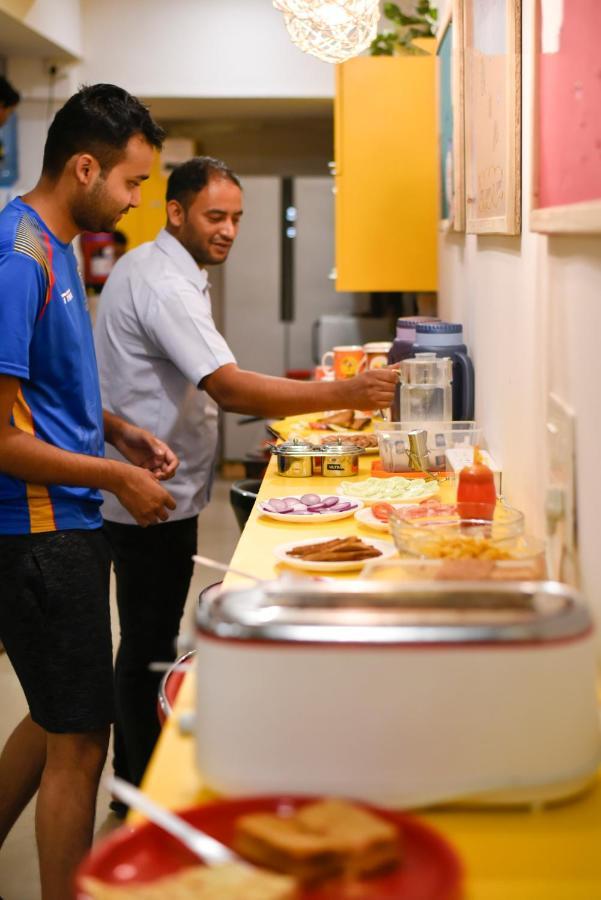 Gypsy Nest Hostel อัครา ภายนอก รูปภาพ