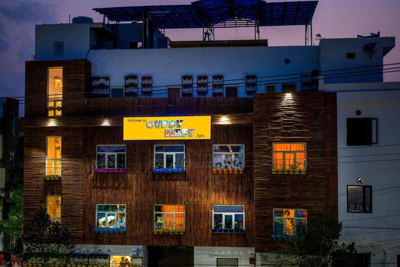 Gypsy Nest Hostel อัครา ภายนอก รูปภาพ